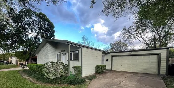 6813 Stroud Dr, Houston, TX 77074 - MLS 85860234 for Rent