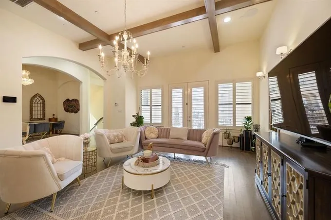 910 Snover St B, Houston, TX 77007 for Sale