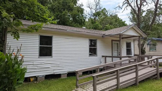 215 Blackshear Street, Tomball, TX 77375 for Sale