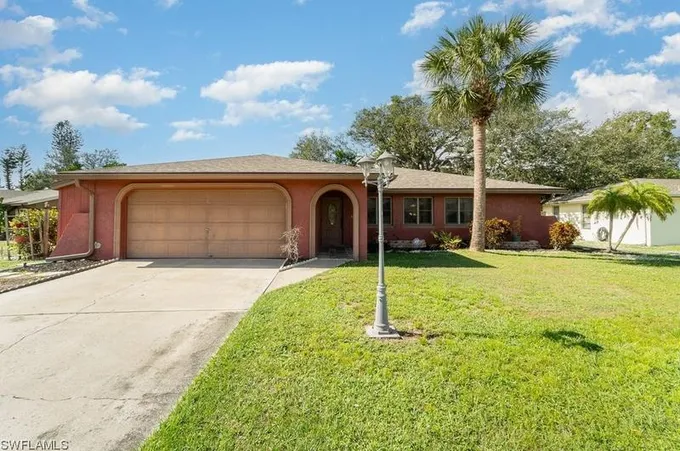 6436 Adelphi Cir, Fort Myers, FL 33919 - MLS 223084651 for Sale