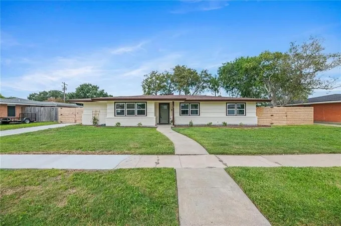 506 Peerman Pl, Corpus Christi, TX 78411 for Sale