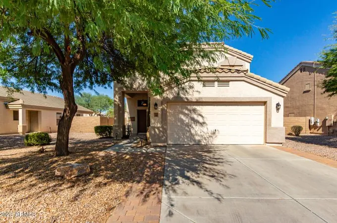 2107 N St Bonita Ln, Casa Grande, AZ 85122 - MLS 6605984 for Sale