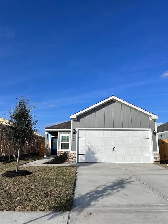 8005 Burnt Orchid Dr, Houston, TX 77016 for Sale