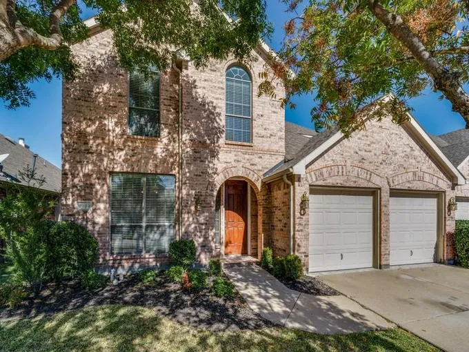 2620 Cove Dr, Grand Prairie, TX 75054 for Sale