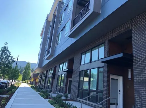 Vale Apartments - 955 7th Ave NW - Issaquah, WA Apartments for Rent
