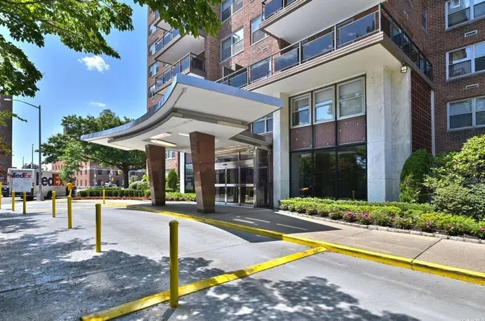 7020 108th St #2M, Forest Hills, NY 11375 - MLS 3518376 for Sale