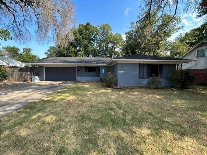 610 Hawthorne Ln, Grand Prairie, TX 75052 for Sale