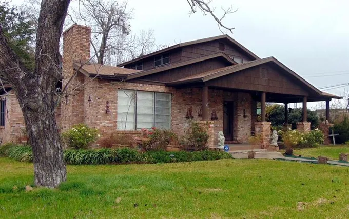 100 W Caroline St, Trinity, TX 75862 for Sale