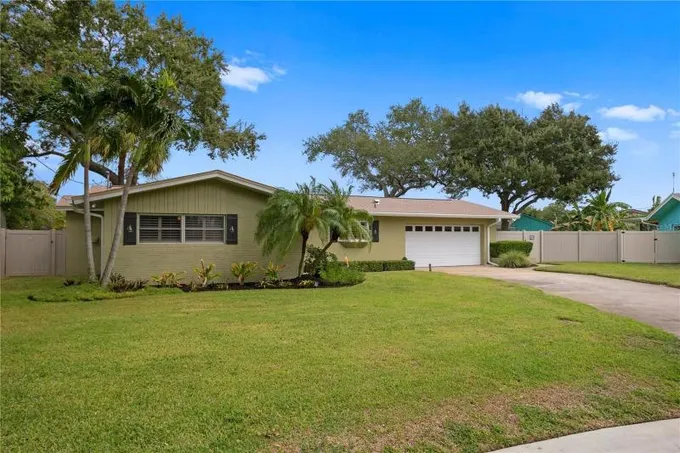 Largo, Pinellas County, FL Lakefront Property, Waterfront Property, House for sale Property ID: 418015847