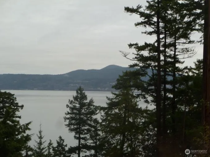 7498 Holiday Blvd, Anacortes, WA 98221 - MLS 2184142 for Sale