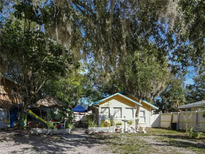1625 9TH ST, SARASOTA, FL 34236 Single Family Residence For Sale  MLS# A4595874
