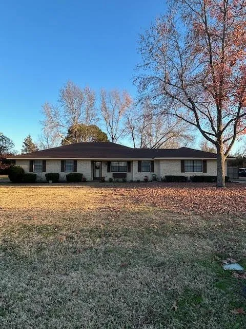 204 Kings Creek Dr, Terrell, TX 75161 for Sale