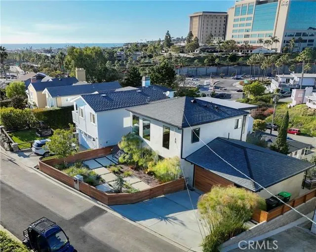 305 LA JOLLA DR, Newport Beach, CA 92663 Single Family Residence For Sale  MLS# NP24004353