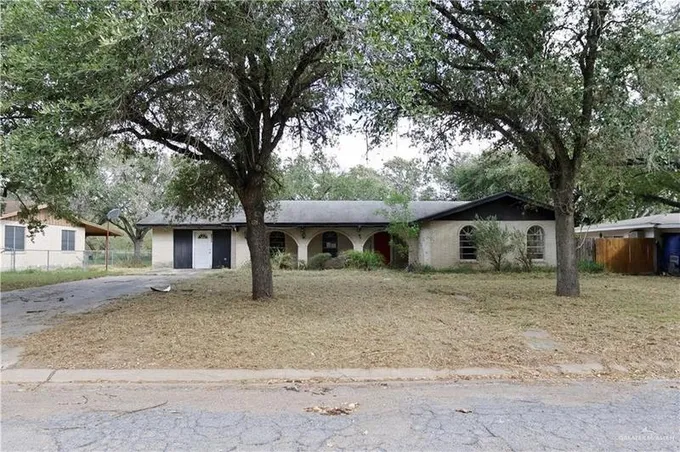 1104 W Blucher Street, Falfurrias, TX 78355 for Sale