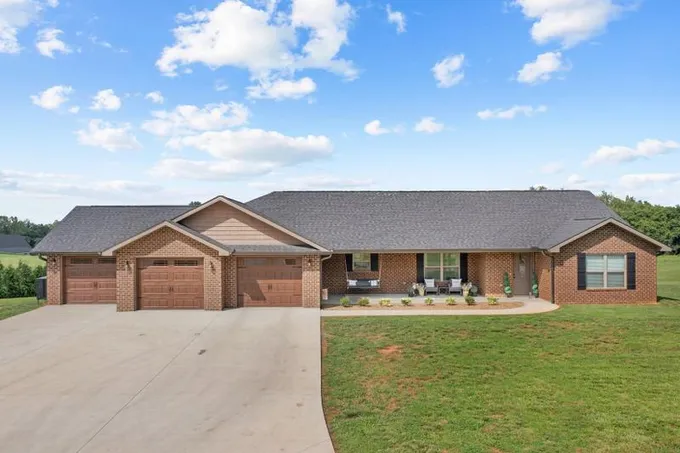 Dandridge, Jefferson County, TN House for sale Property ID: 416941579