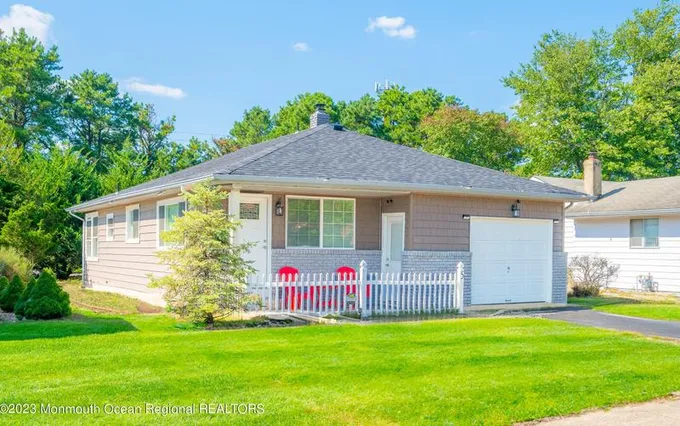 5 Cumana St, Toms River Township, NJ 08757 - MLS 22325645 for Sale