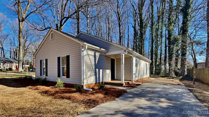 7212 LANCASHIRE DR, Mint Hill, NC 28227 Single Family Residence For Sale  MLS# 4097472