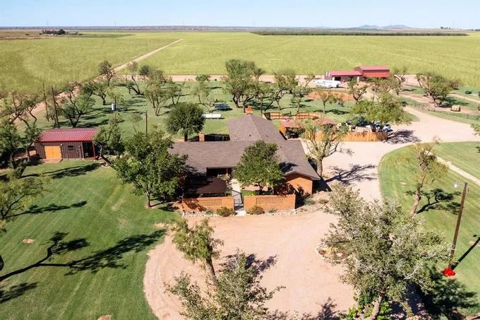 198 County Road 326, Rotan, TX 79546 for Sale