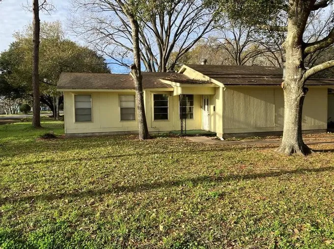 709 S Washington, El Campo, TX 77437 - MLS 58670091 for Sale