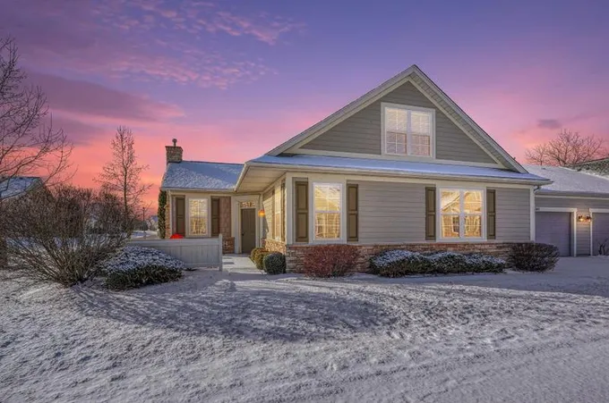 5243 Hayden Woods Ln #18, Hilliard, OH 43026 - MLS 224000420 for Sale