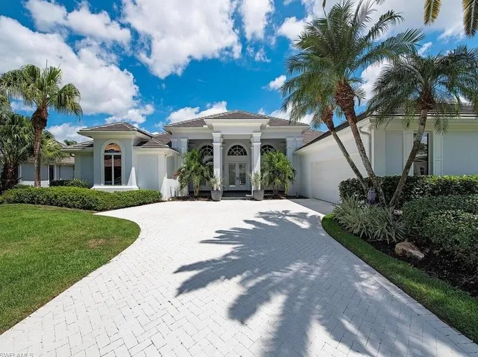 720 St Georges Ct, Naples, FL 34110 - MLS 223065723 for Sale