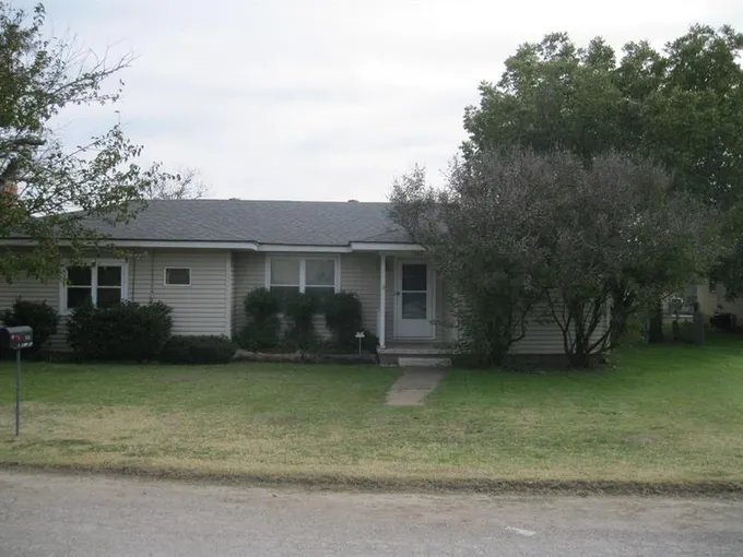 1307 W Williams St, Breckenridge, TX 76424 for Sale