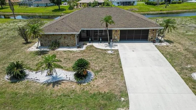 166 Mark Twain Ln, Rotonda West, FL 33947 - MLS N6126878 for Sale