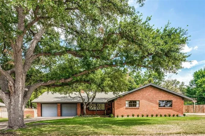 3737 Arborlawn Dr, FORT WORTH, TX 76109 for Sale