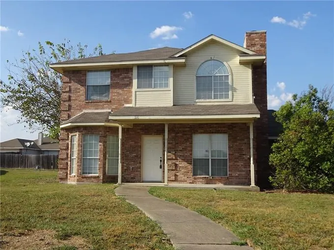 516 Banyan Ct, LANCASTER, TX 75146 for Sale