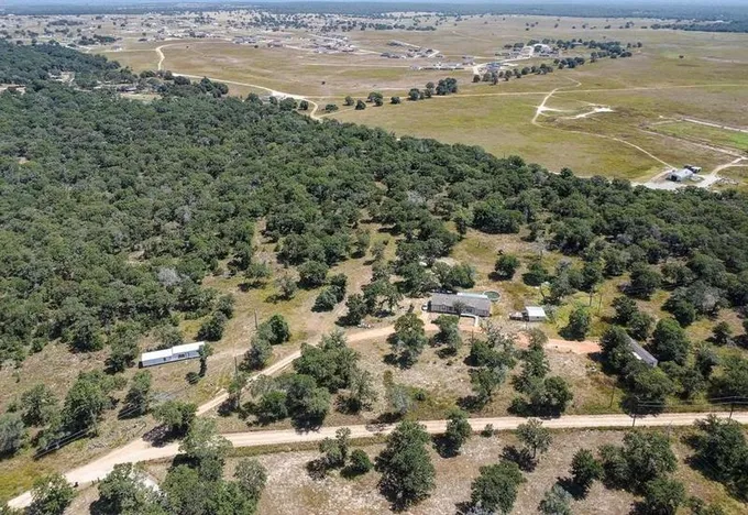 2125 Polly Ln, La Vernia, TX 78121 - MLS 5931960 for Sale