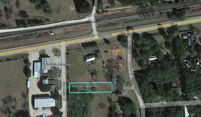 000 Oak Cluster Dr, Columbus, TX 78934 for Sale