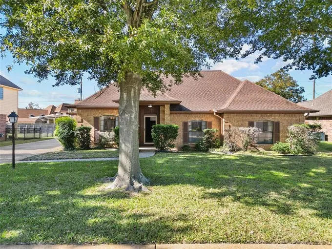 2701 18th St N, Texas City, TX 77590 for Sale