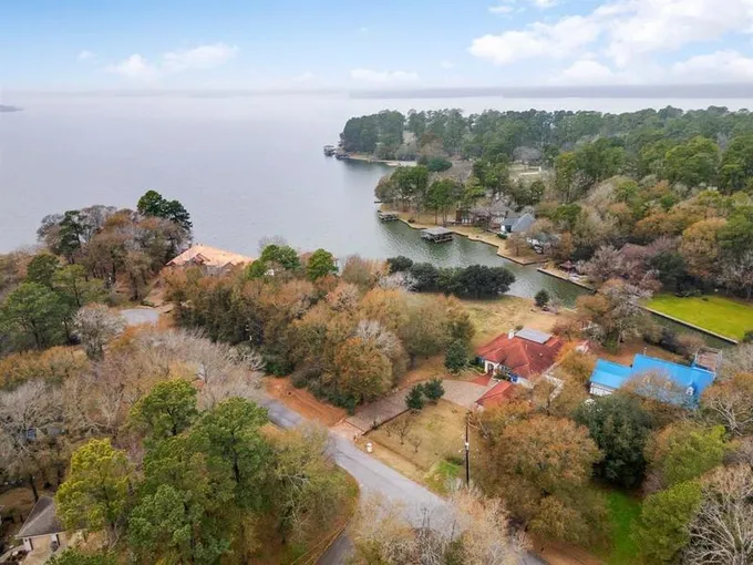 15169 Paradise Point Dr, Willis, TX 77318 for Sale