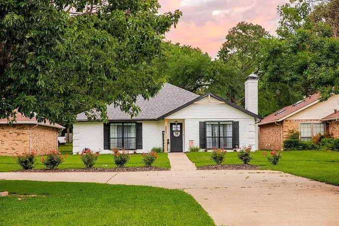 602 Pierce St, LINDALE, TX 75771 for Sale