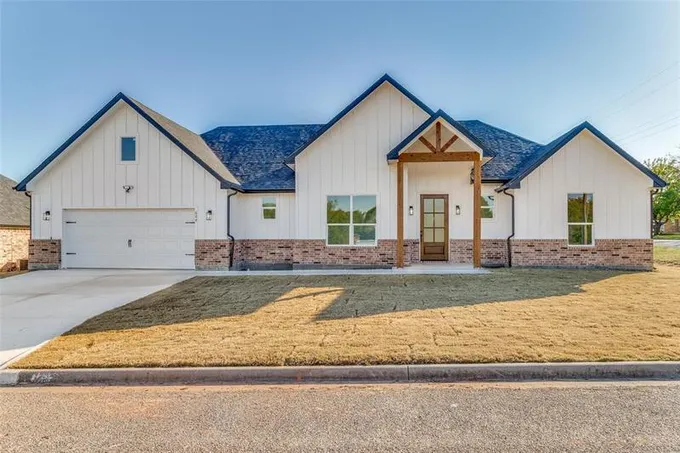 604 E 4th & Sycamore St, Muenster, TX 76252 for Sale