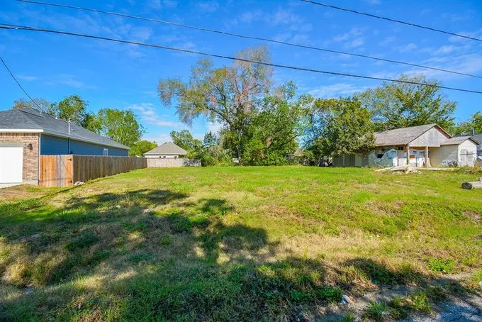 4607 Larkspur St, Houston, TX 77051 for Sale
