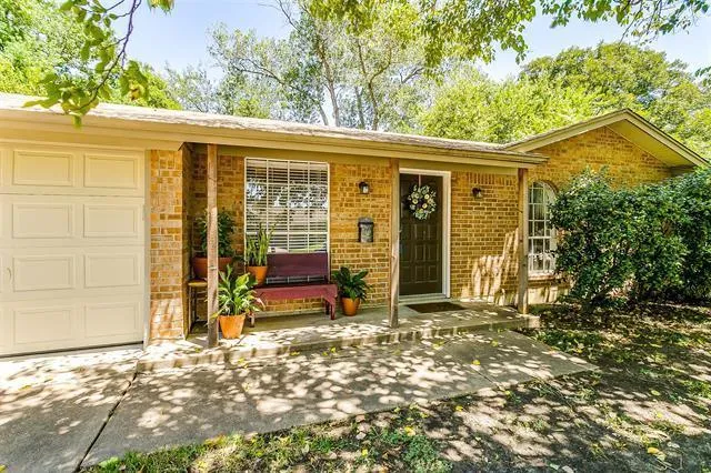 136 NW Suzanne Ter, Burleson, TX 76028  MLS# 14412564 for Sale