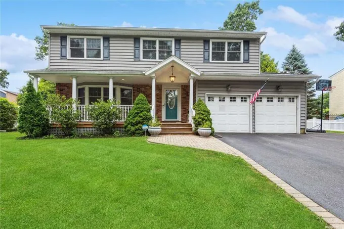Sayville, Suffolk County, NY House for sale Property ID: 417100410