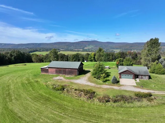 3223 US ROUTE 5, Irasburg, VT 05845 Single Family Residence For Sale  MLS# 4971531