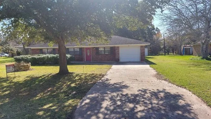 6511 Spencer Dr, Jones Creek, TX 77541 for Sale