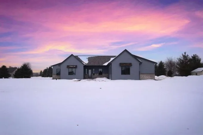 W2375 BIG BEN Road, Eden, WI 53019  614881556 for Sale