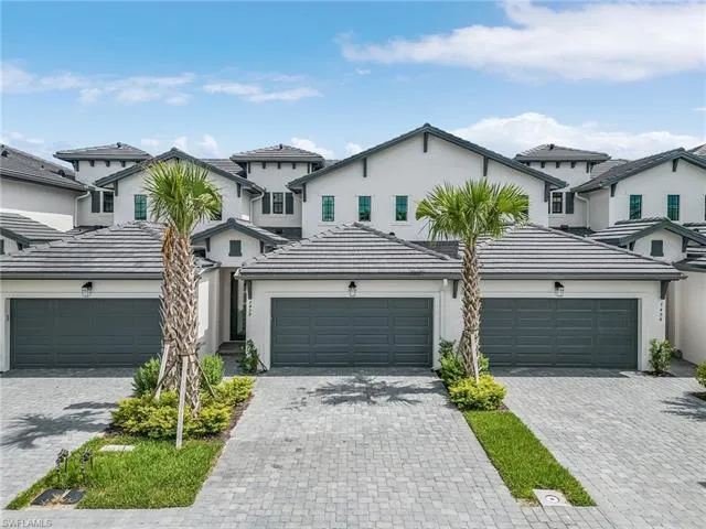 7498 Rockefeller Dr, Naples, FL 34119  MLS# 223073463 for Sale