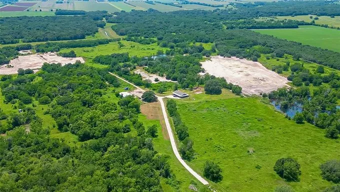 21910 Rycade School Rd, Damon, TX 77430 for Rent