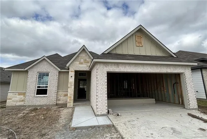 1338 Kingsgate Drive, Bryan, TX 77807 for Sale