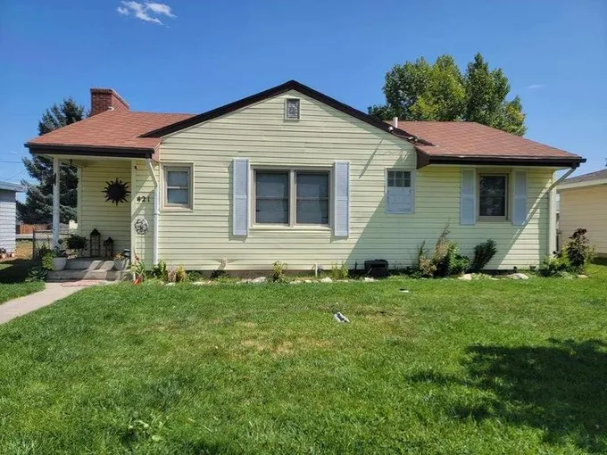 421 S 16th, Worland, WY 82401  619040415 for Sale