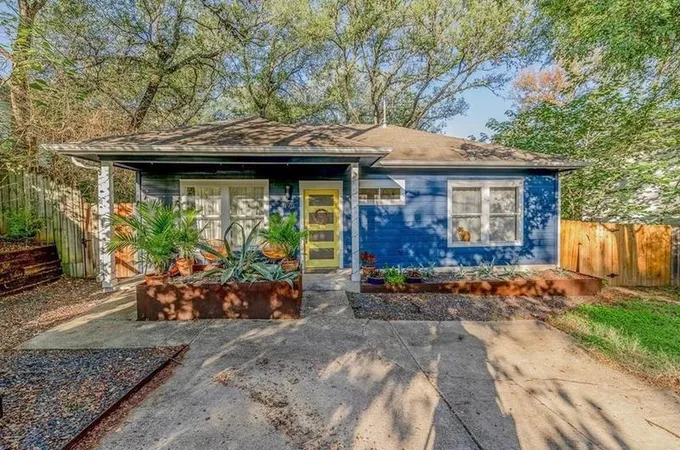 1198 E M. Franklin Ave, Austin, TX 78721 - MLS 3366359 for Rent