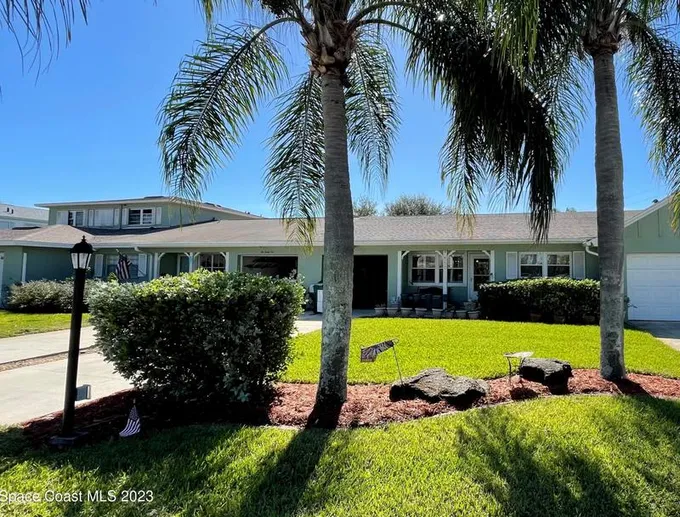 643 Desoto Ln, Indian Harbour Beach, FL 32937 - MLS 980633 for Sale