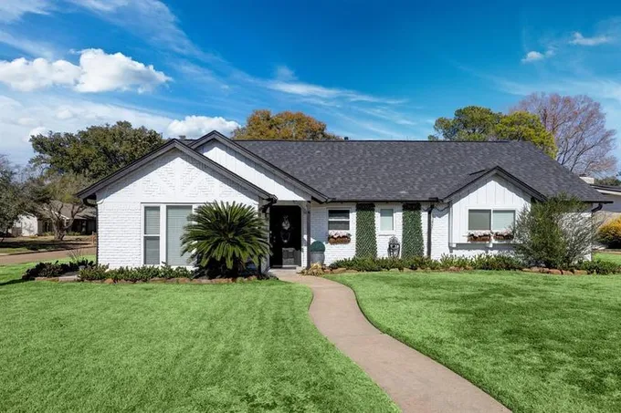 11226 Mayfield Rd, Houston, TX 77043 for Sale
