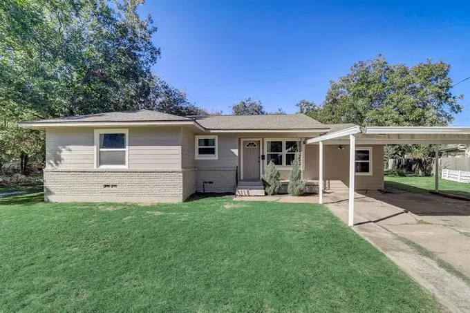 303 Lynn St, Waxahachie, TX 75165 for Sale