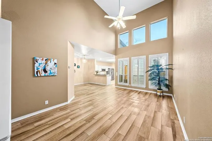 128 Oakwell Farms Pkwy, San Antonio, TX 78218 for Sale
